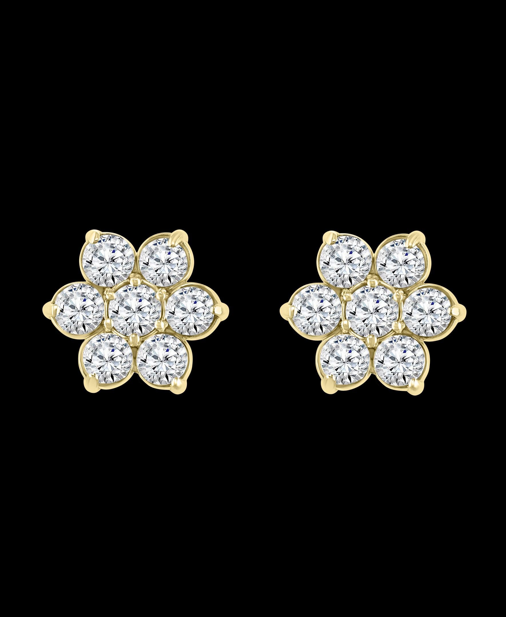 KuberBox 18KT Yellow Gold Diamond Phool Stud Earrings for Women :  Amazon.in: Fashion